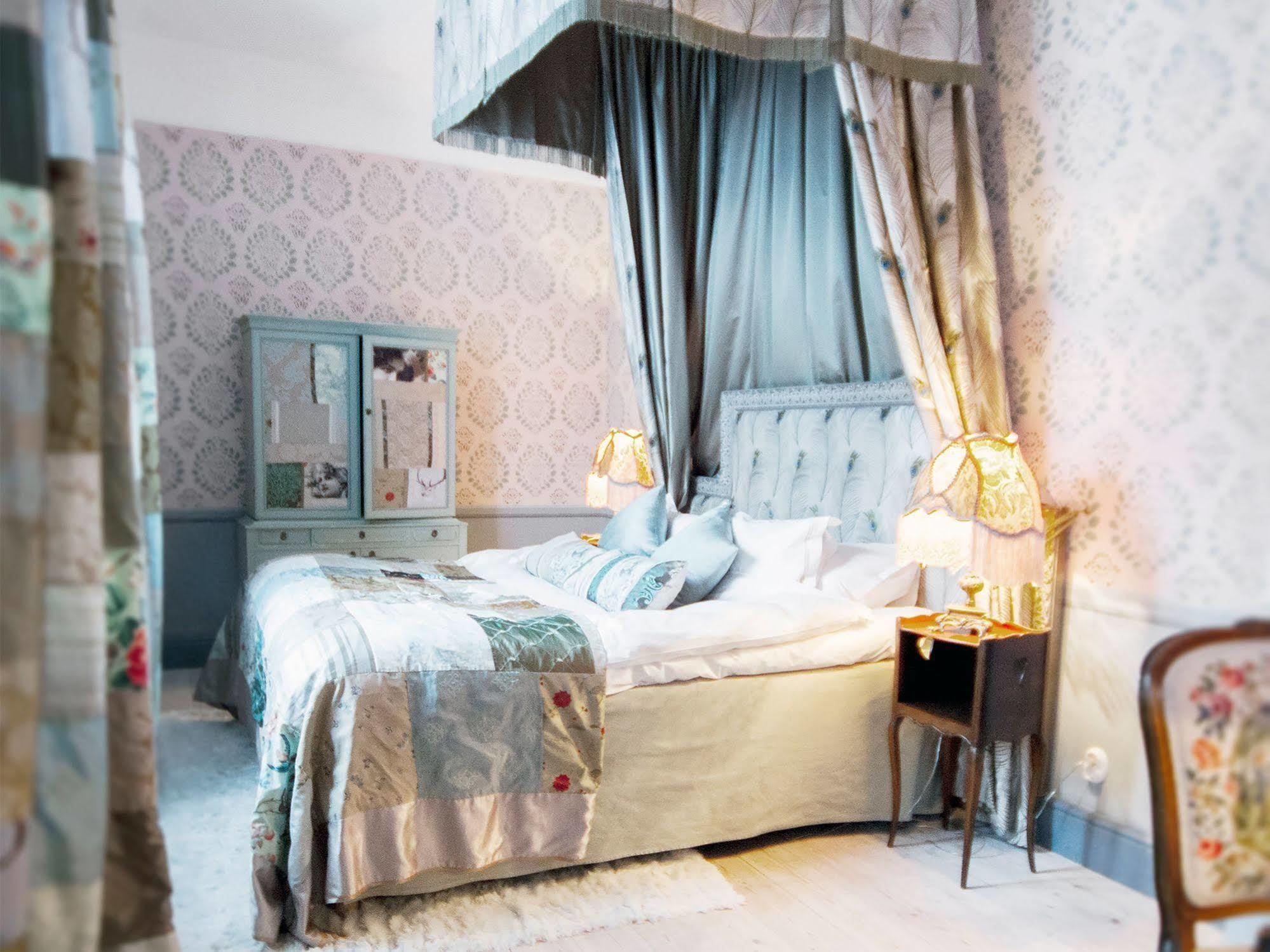 Hotel Goervaelns Slott Jarfalla Esterno foto