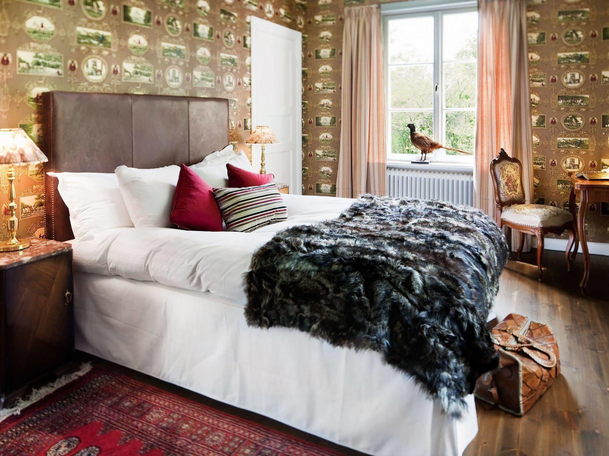 Hotel Goervaelns Slott Jarfalla Esterno foto